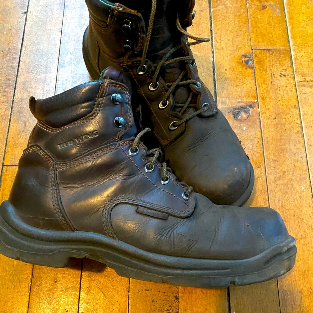 Red wing boots 6 “ king toe style 2241